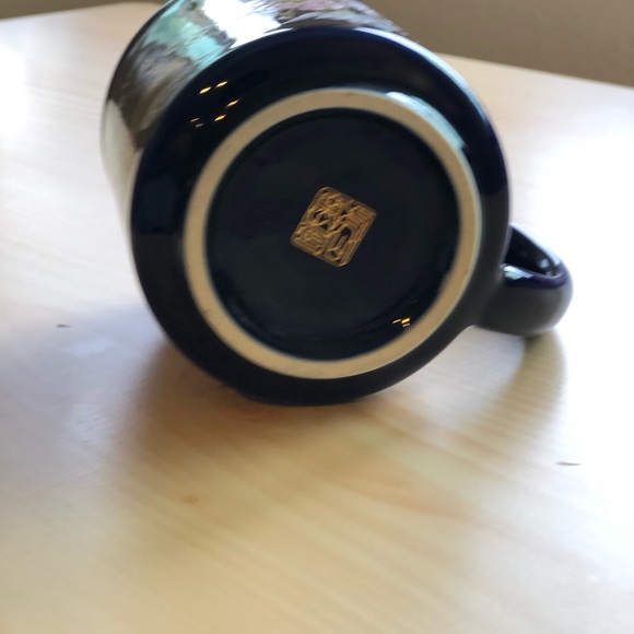 Deep indigo & gold enamel peacock mug - Picture 4 of 7